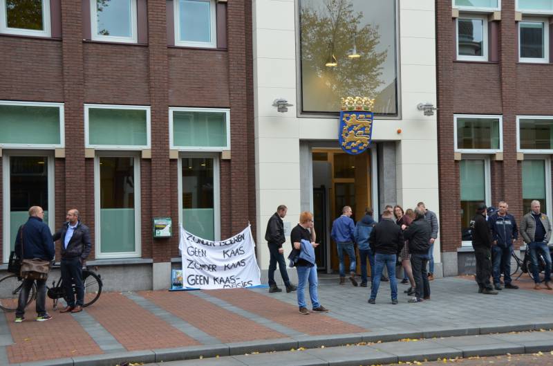 Honderden boeren bij spoeddebat in Provinciehuis