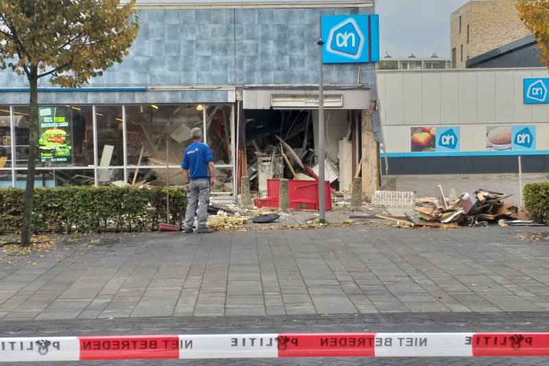 Gevel Albert Heijn weggeblazen bij plofkraak