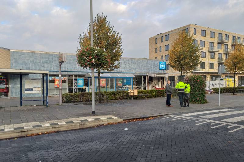 Gevel Albert Heijn weggeblazen bij plofkraak