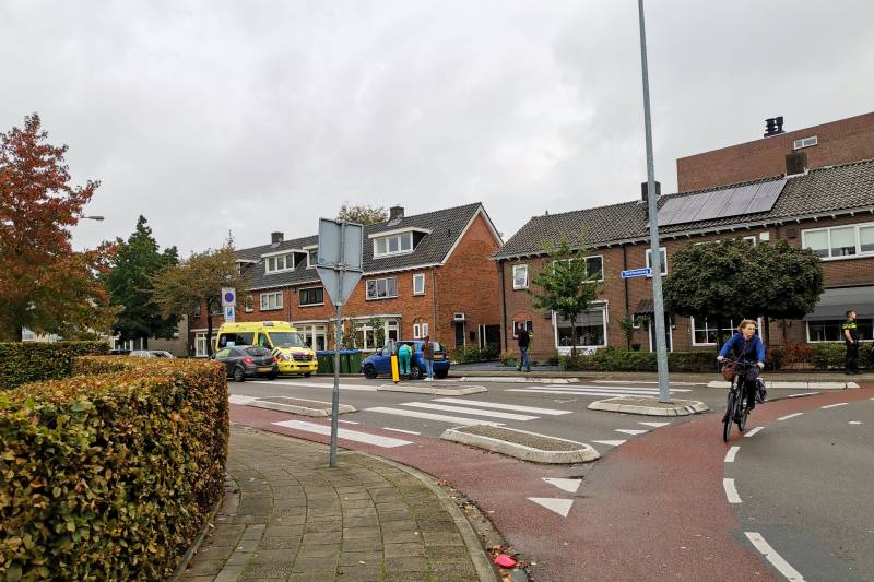 Fietser gewond na ongeval op rotonde