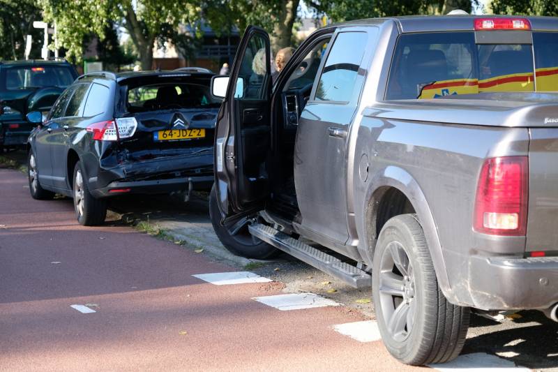 Drie voertuigen betrokken bij kop-staart botsing