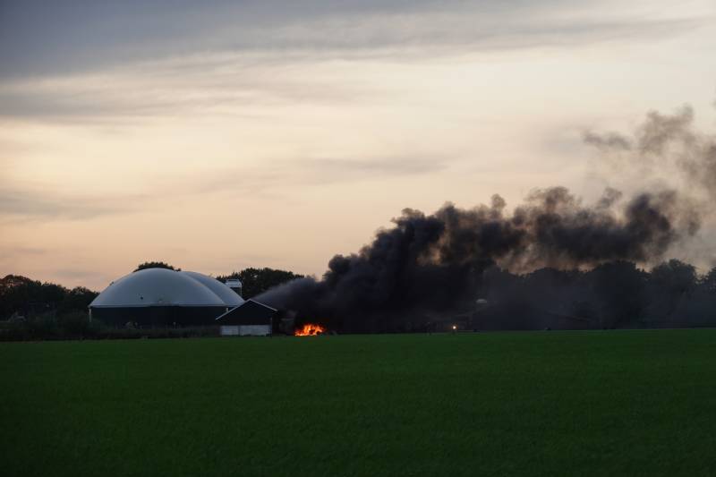 Tractor gaat in vlammen op