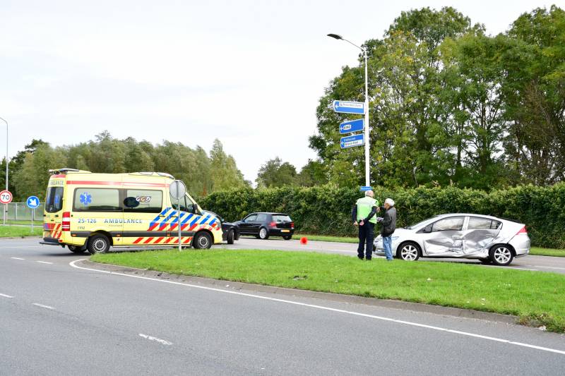 Gewonde en flinke schade na botsing
