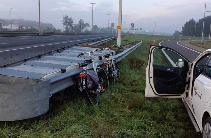 Politie zoekt eigenaren verloren fietsen op A28