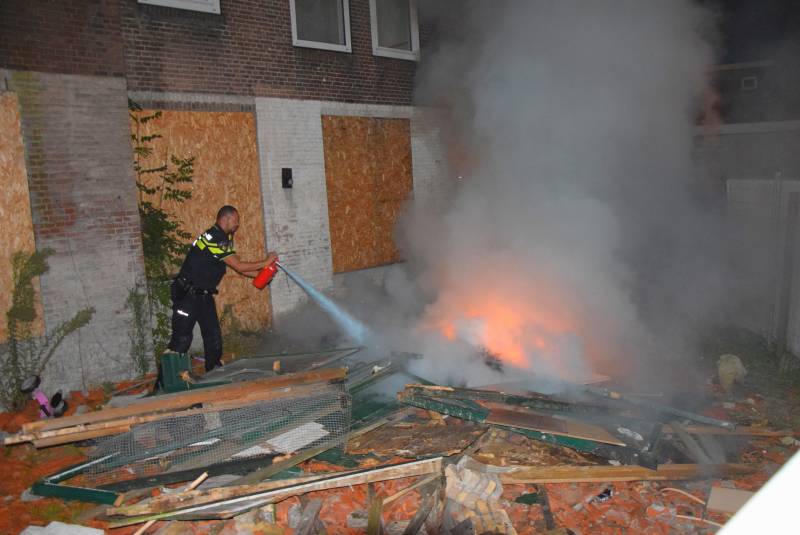Brand in puinhoop op bouwplaats