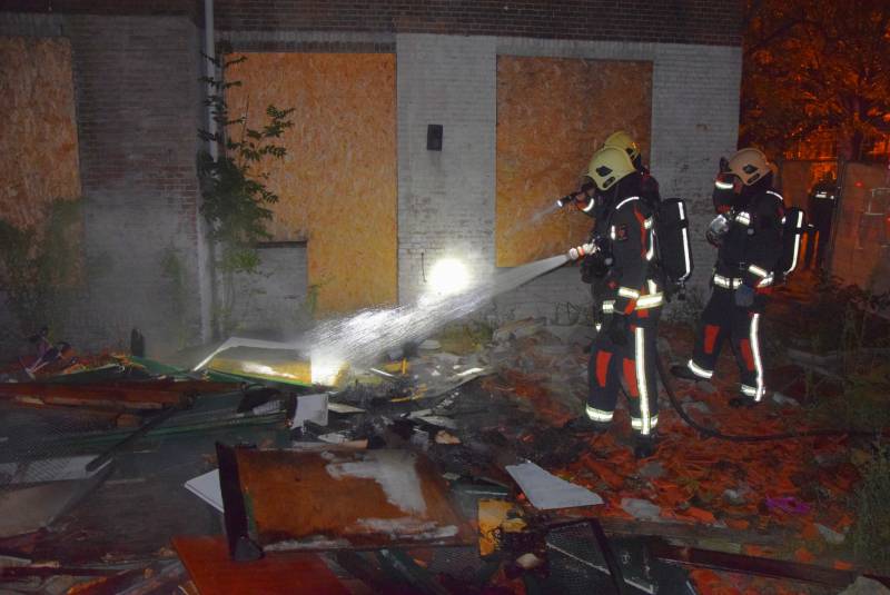 Brand in puinhoop op bouwplaats