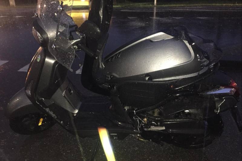 Scooterrijder gewond na botsing met auto