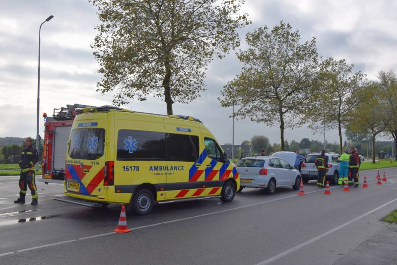 #Voorschoten Rijbaan afgesloten na kop-staart aanrijding Voorschoterweg - N447 Voorschoten.