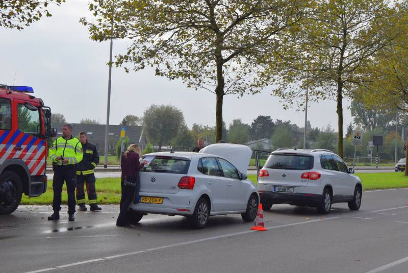 Rijbaan afgesloten na kop-staart aanrijding