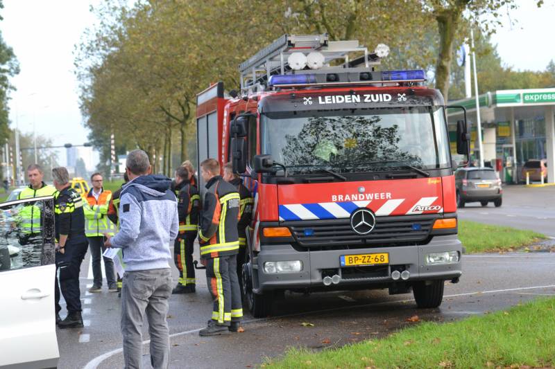 Rijbaan afgesloten na kop-staart aanrijding