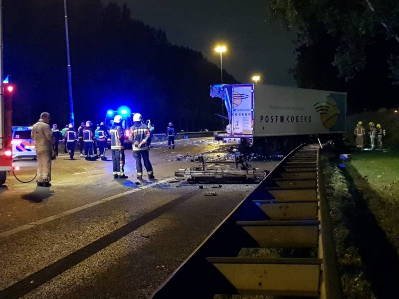 Zeer ernstig ongeval tussen twee vrachtwagens op snelweg