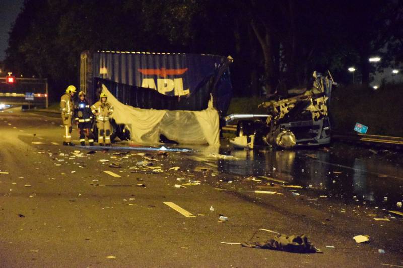 Zeer ernstig ongeval tussen twee vrachtwagens op snelweg