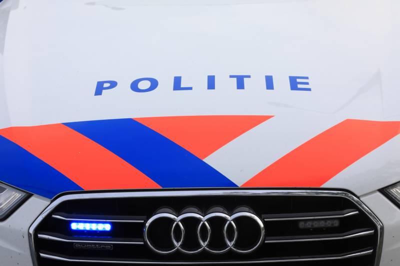 Twee personen op scooter gevlucht na overval op telefoonwinkel in Almere-Haven