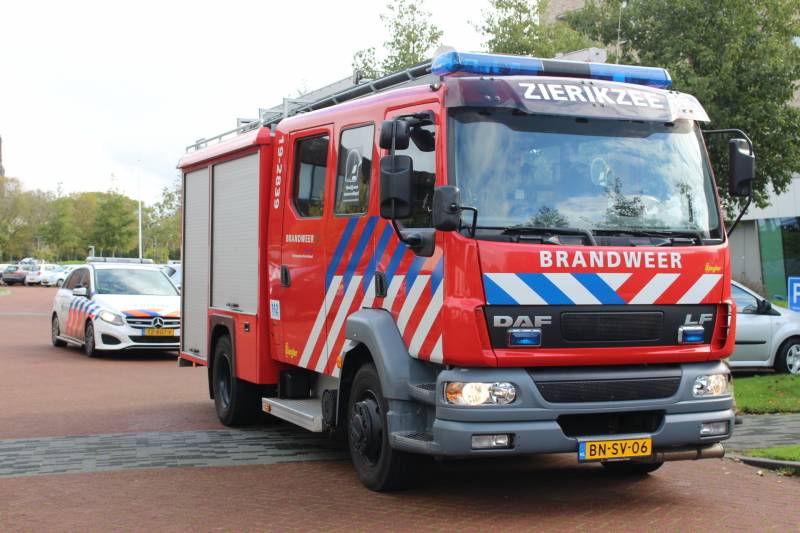 Brandweer verricht metingen naar vreemde lucht in verzorgingstehuis