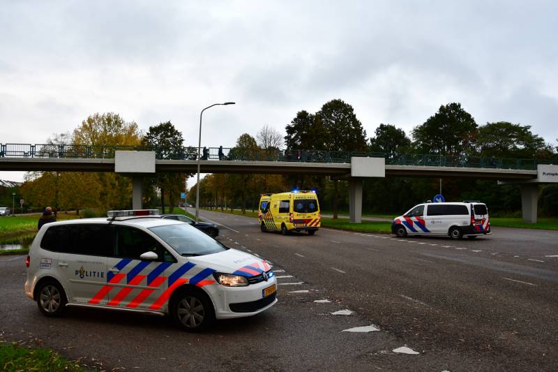 Persoon zwaargewond na val van brug