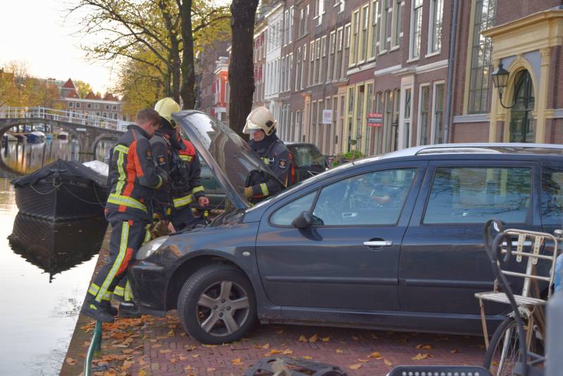 Klein brandje in motorruimte snel geblust