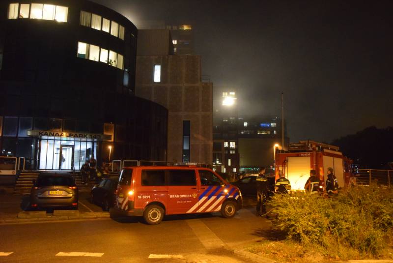 Bewoners ruiken gaslucht, brandweer doet onderzoek