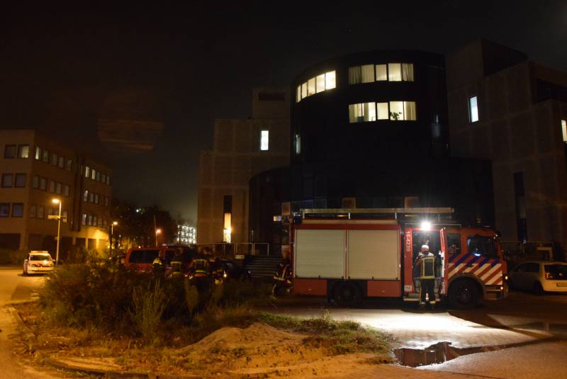 Bewoners ruiken gaslucht, brandweer doet onderzoek