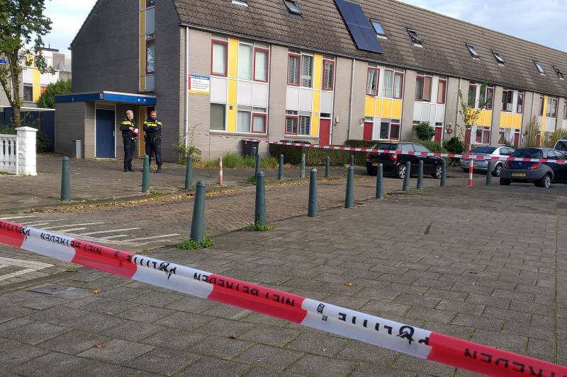 Man zwaargewond bij steekpartij na woningoverval in Hoogvliet