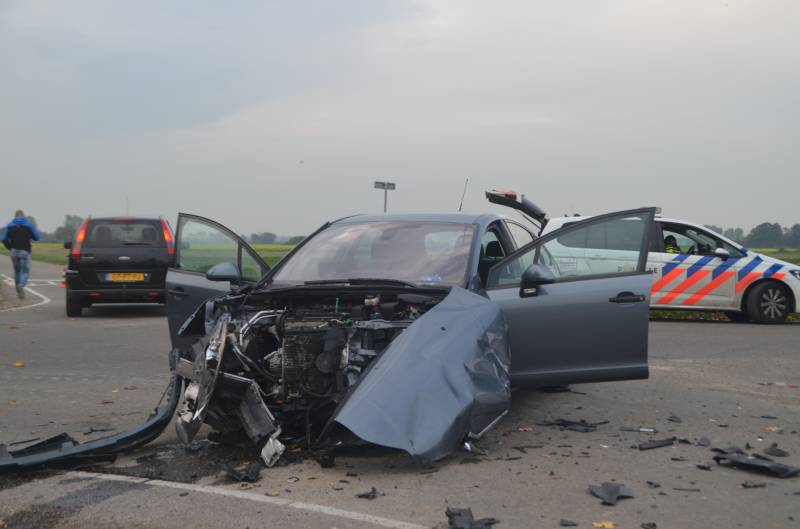 Flinke schade en gewonde na voorrangsfout