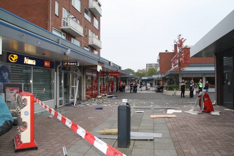 Enorme ravage bij daglicht plofkraak ING-bank