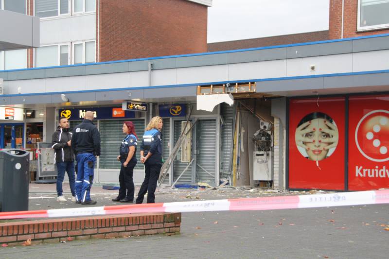 Enorme ravage bij daglicht plofkraak ING-bank