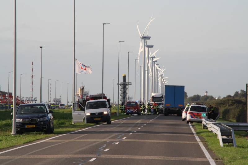 Inzittenden klassieke Porsche gewond bij frontale aanrijding