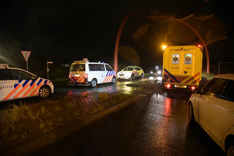 Jongeman met steek- en schotwond aangetroffen op parkeerplaats
