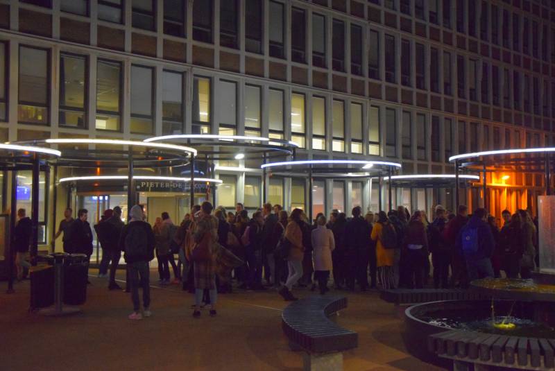 Universiteit Leiden compleet ontruimd na brandlucht