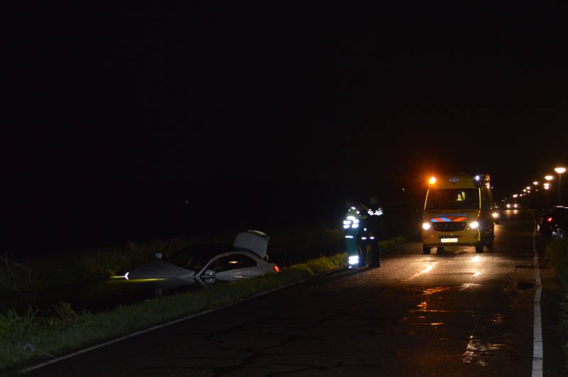 Automobilist rijdt met dure bolide de plomp in