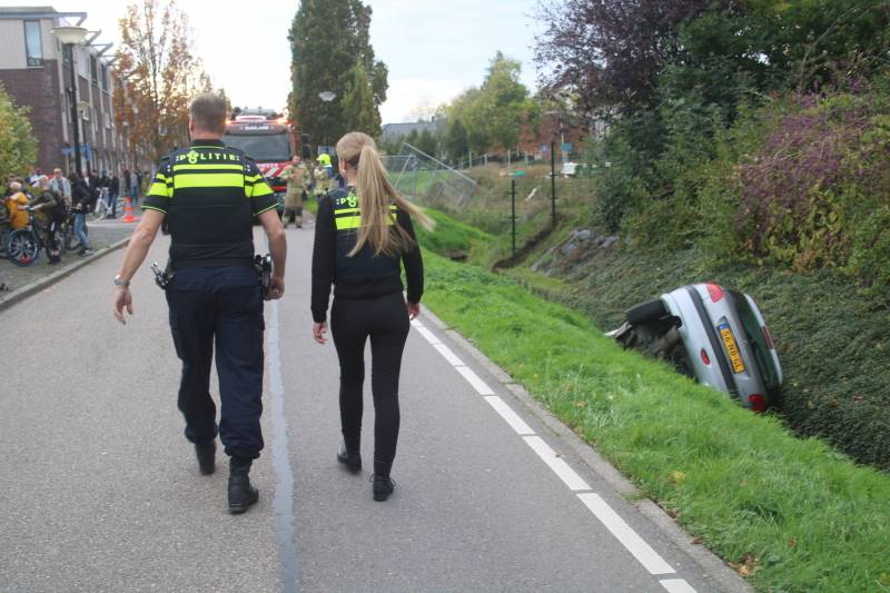 Auto in de sloot na onwelwording