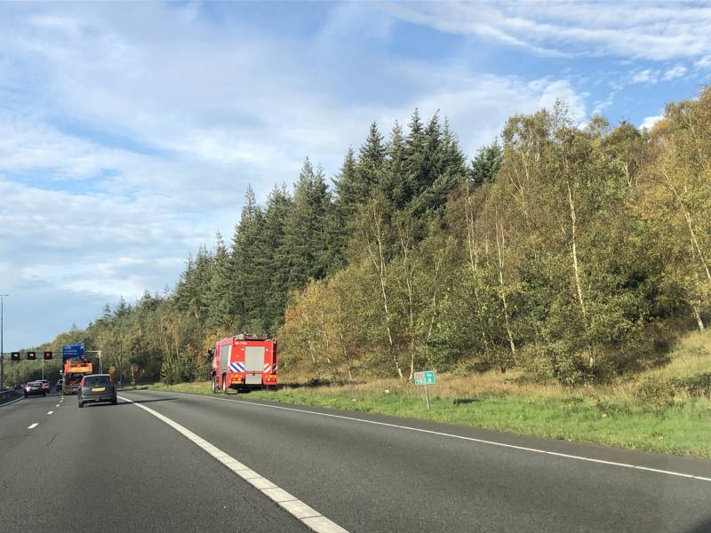 Rookontwikkeling uit camera langs snelweg