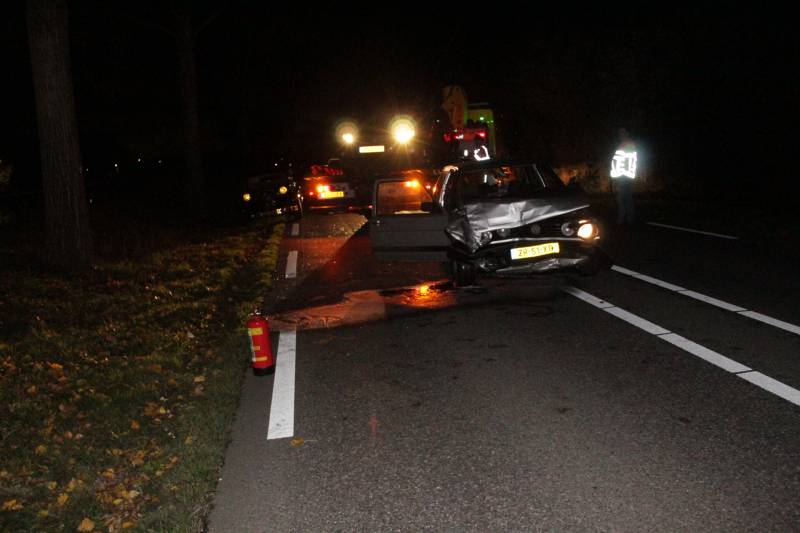 Flinke schade na botsing tussen twee auto's