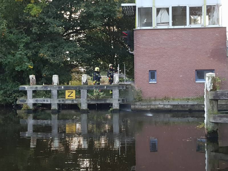 Brandweer blust aangestoken brandje in brugwachtershuisje