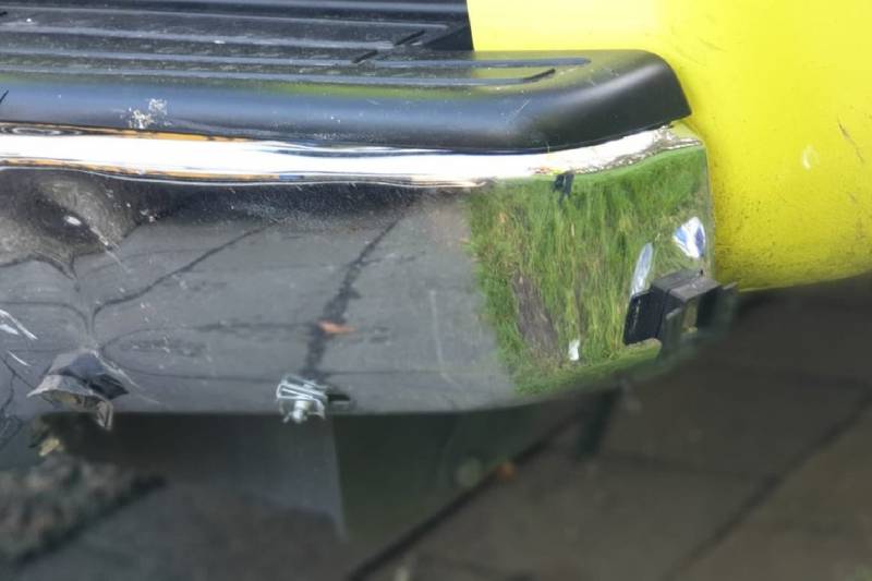 Personenauto botst op voertuig Rijkswaterstaat