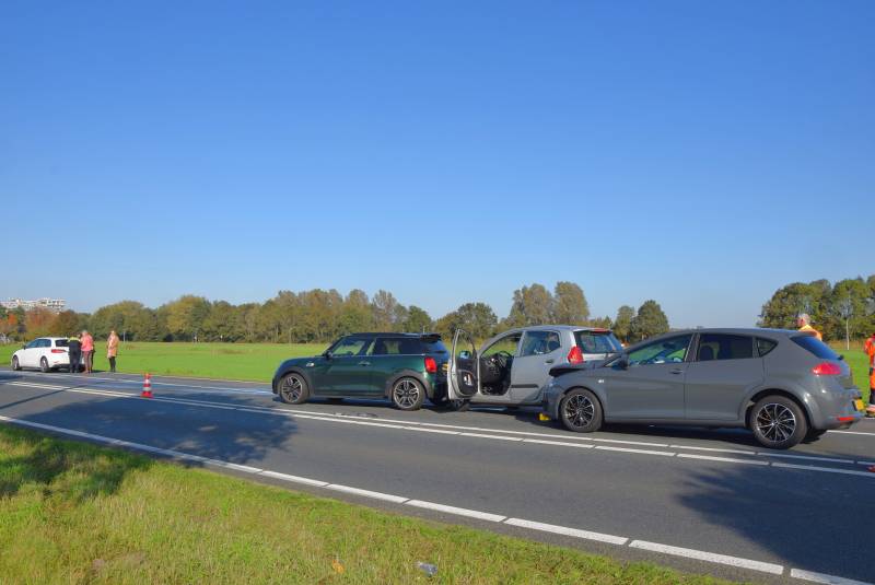 Meerdere auto's beschadigd bij kettingbotsing