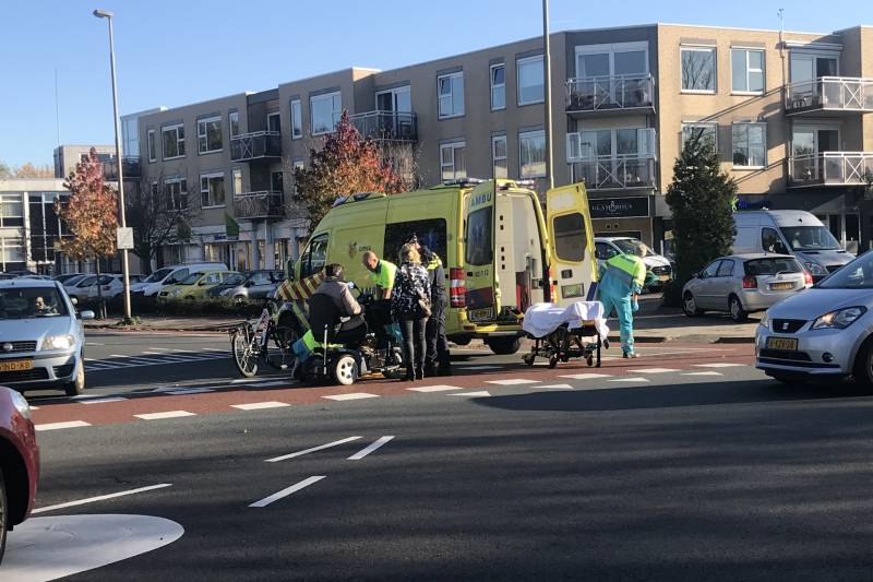 Bestuurder scootmobiel gewond na aanrijding
