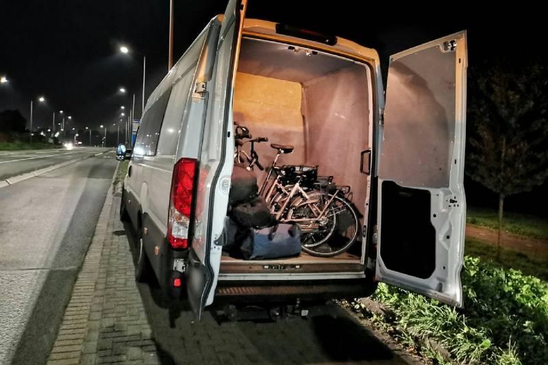 Buitenlandse bestelbus met gestolen e-bikes onderschept