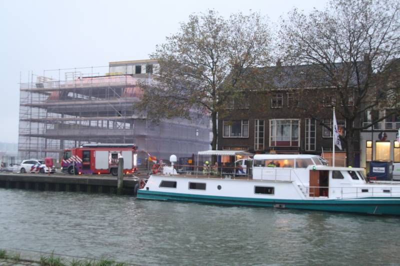 Isolatie machinekamer vliegt in brand