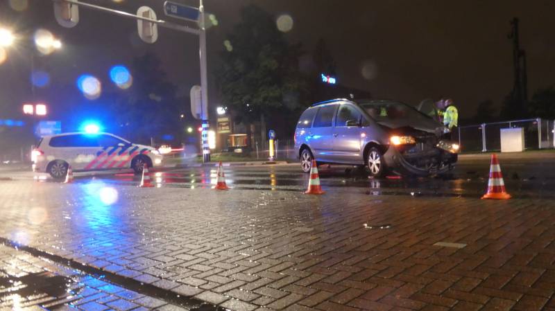 Flinke schade na aanrijding op kruising