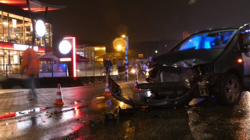 Flinke schade na aanrijding op kruising