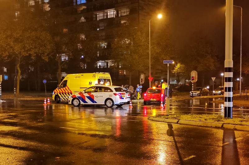 Gewonde en flinke schade na botsing