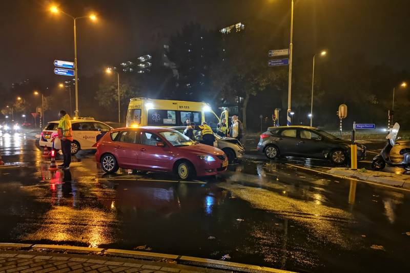 Gewonde en flinke schade na botsing