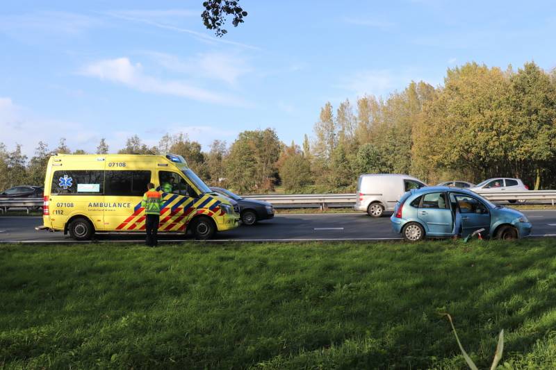 Vijf auto's betrokken bij kop-staart aanrijding