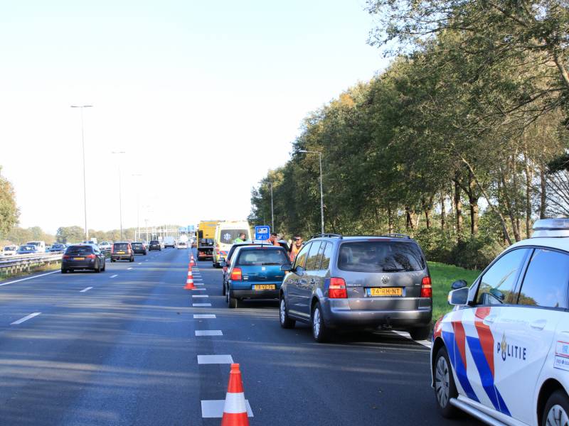 Vijf auto's betrokken bij kop-staart aanrijding