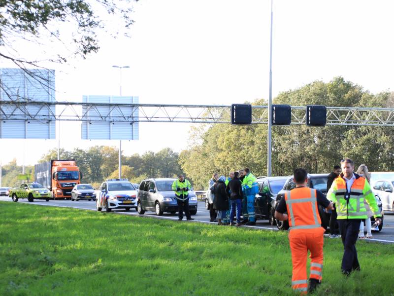 Vijf auto's betrokken bij kop-staart aanrijding