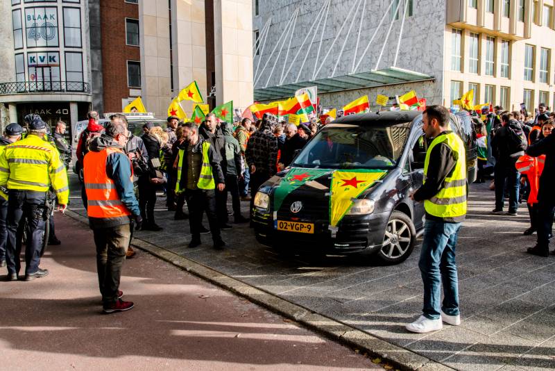 Acht aanhoudingen bij demonstratie van Koerden
