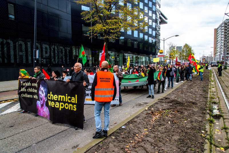 Acht aanhoudingen bij demonstratie van Koerden