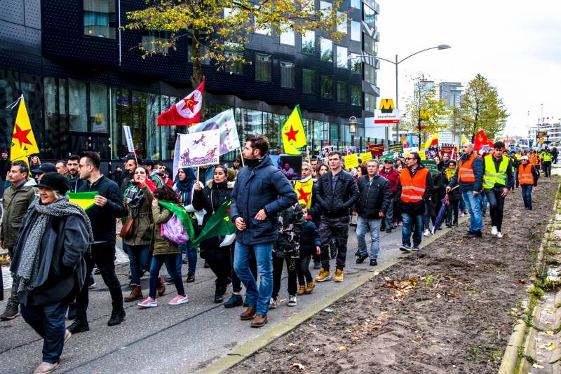 Acht aanhoudingen bij demonstratie van Koerden