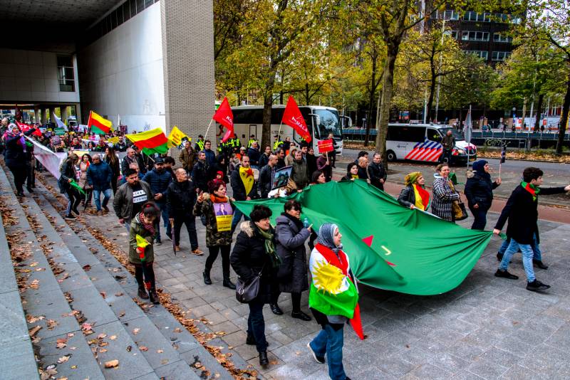 Acht aanhoudingen bij demonstratie van Koerden